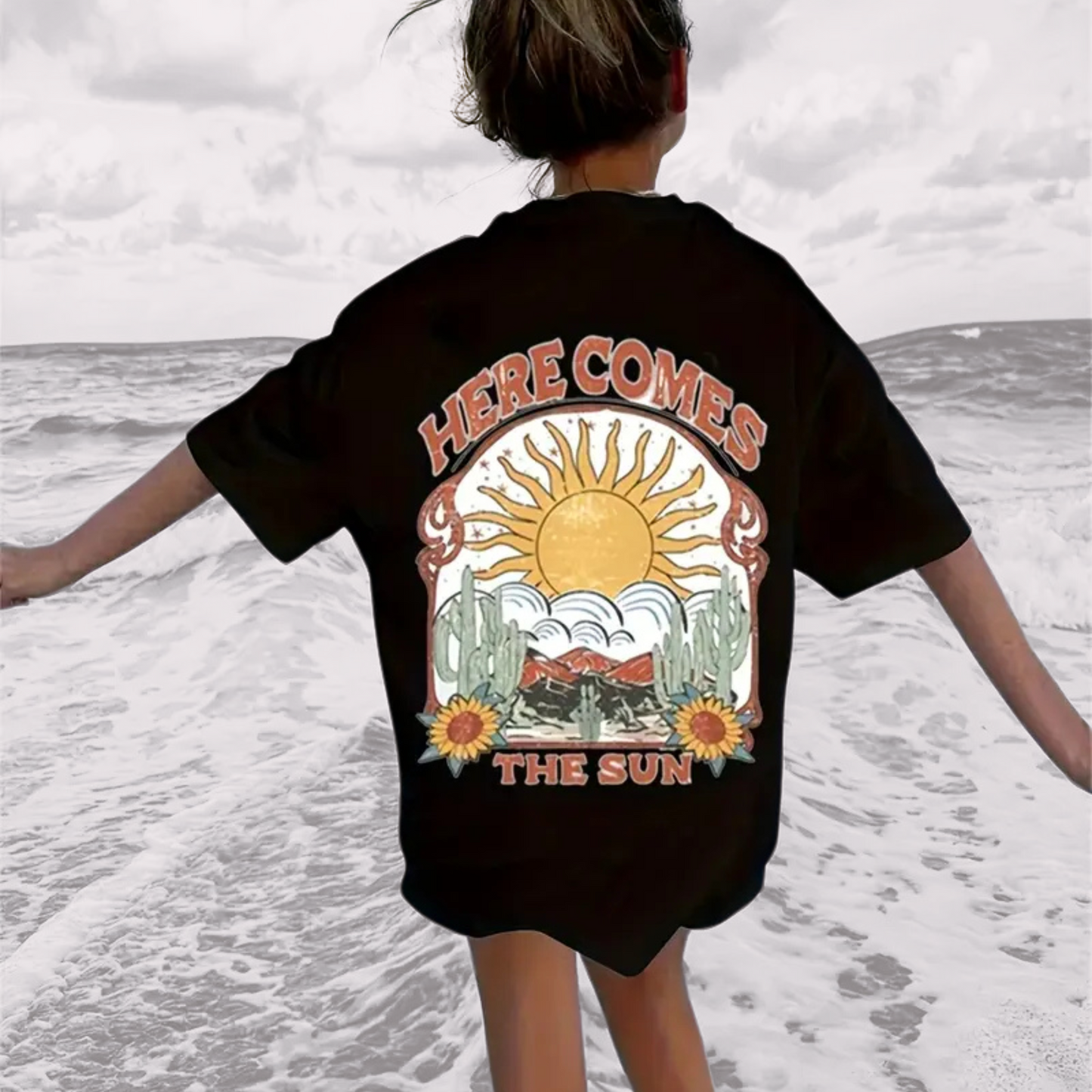 HERE COMES THE SUN T-SHIRT . 4 to 8 Years