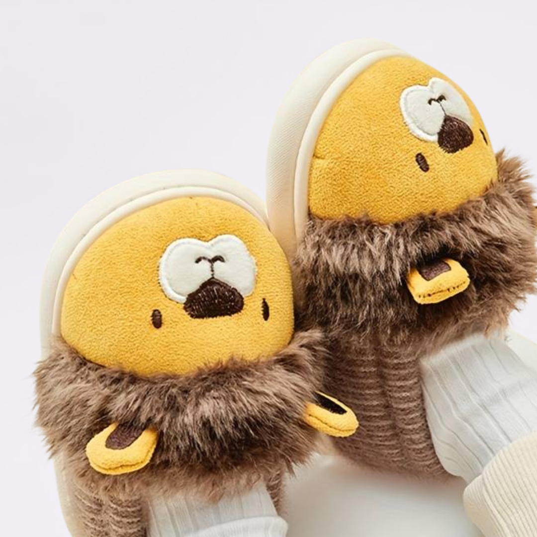 LION TODDLER SLIPPERS . Up to 12 Months
