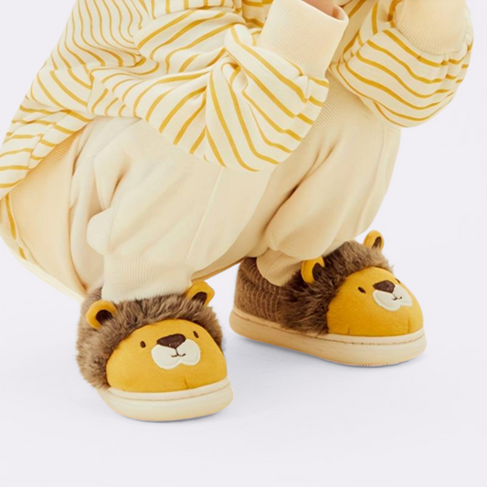 LION TODDLER SLIPPERS . Up to 12 Months