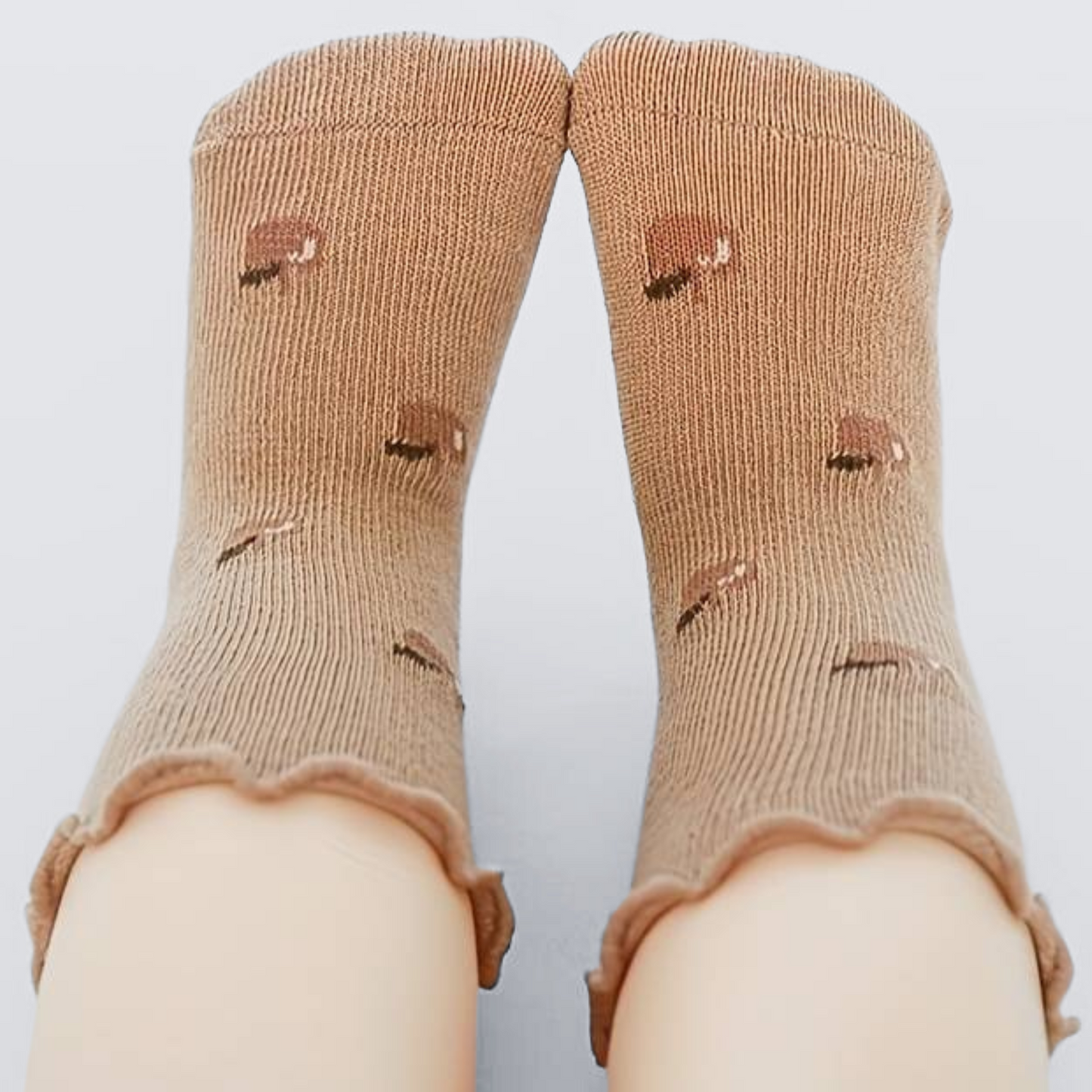 RUFFLE GRIPPER SOCKS