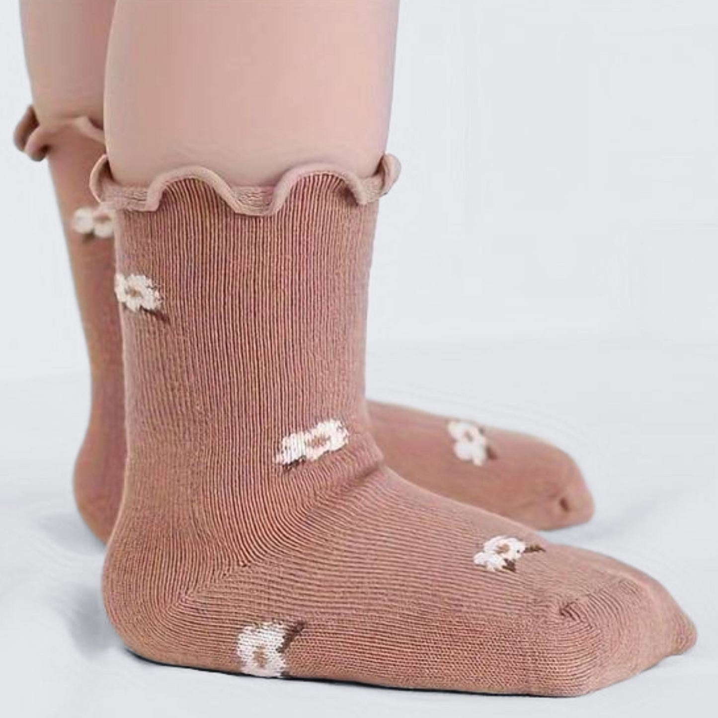 RUFFLE GRIPPER SOCKS